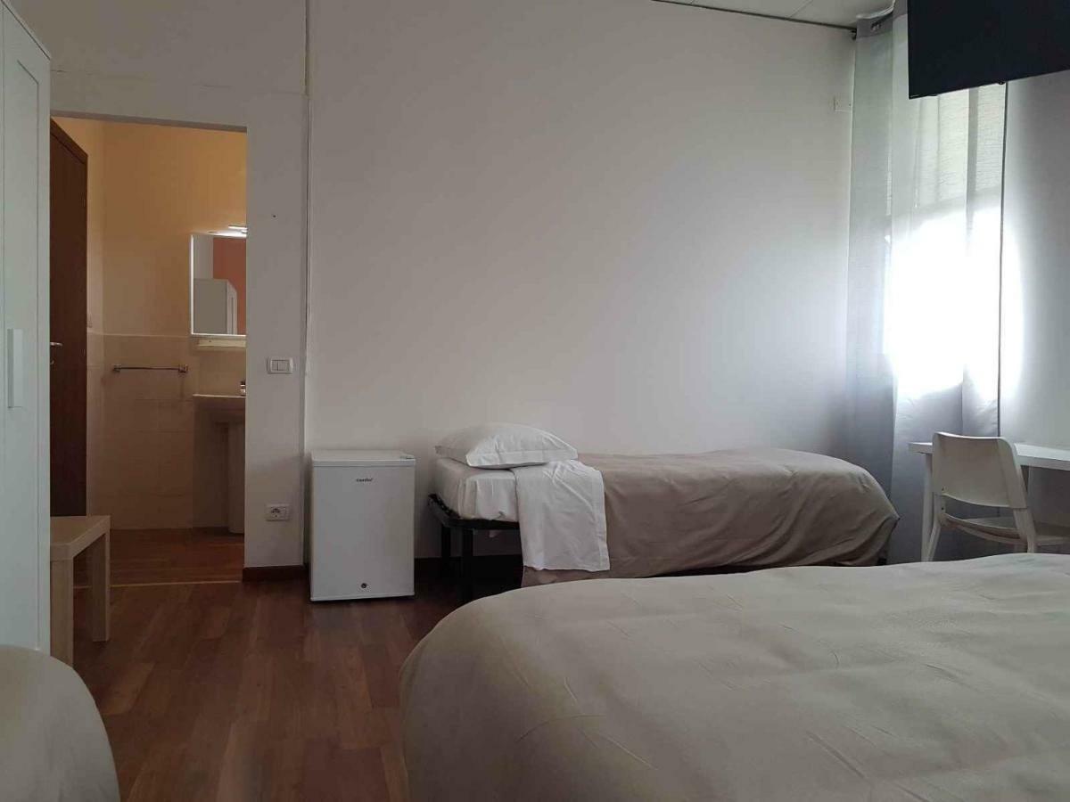 Hotel Piramide 雷焦艾米利亚 外观 照片