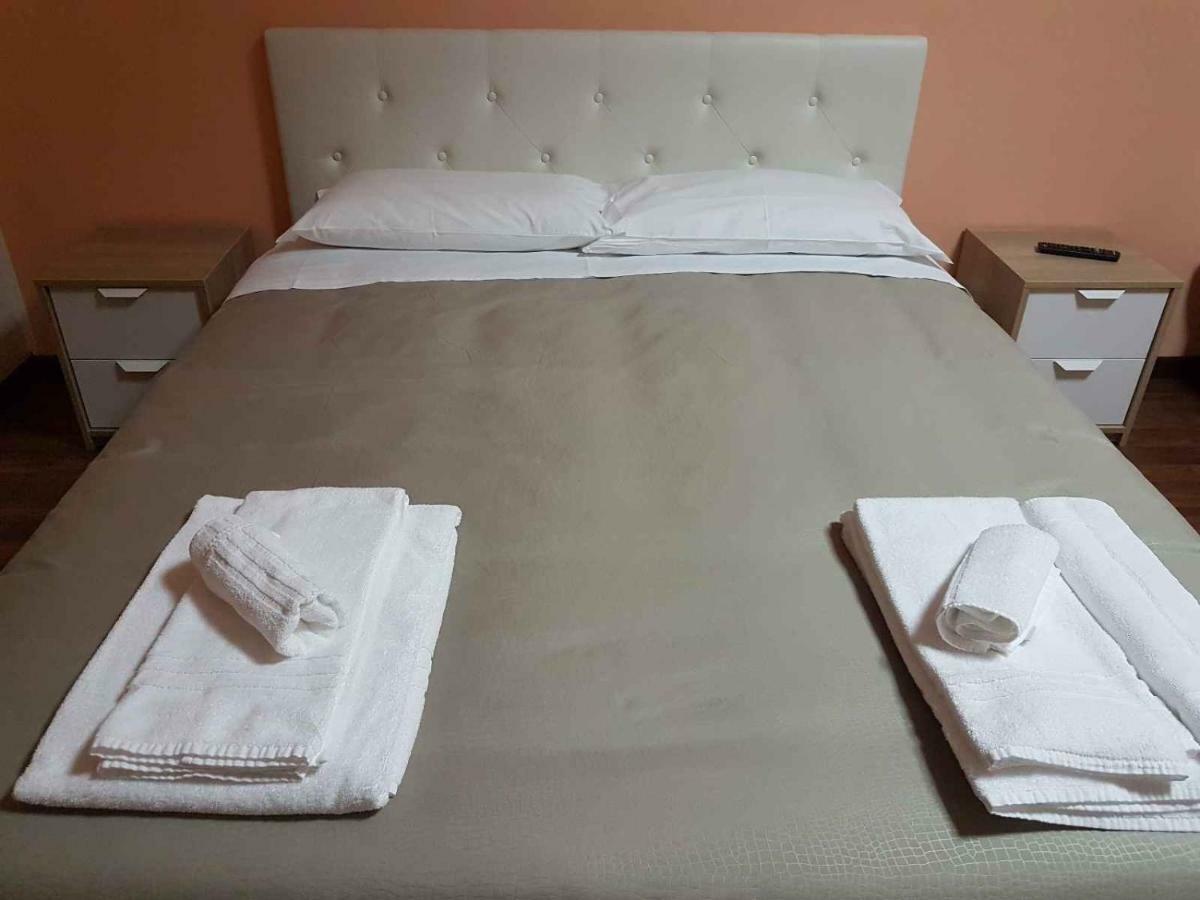 Hotel Piramide 雷焦艾米利亚 外观 照片